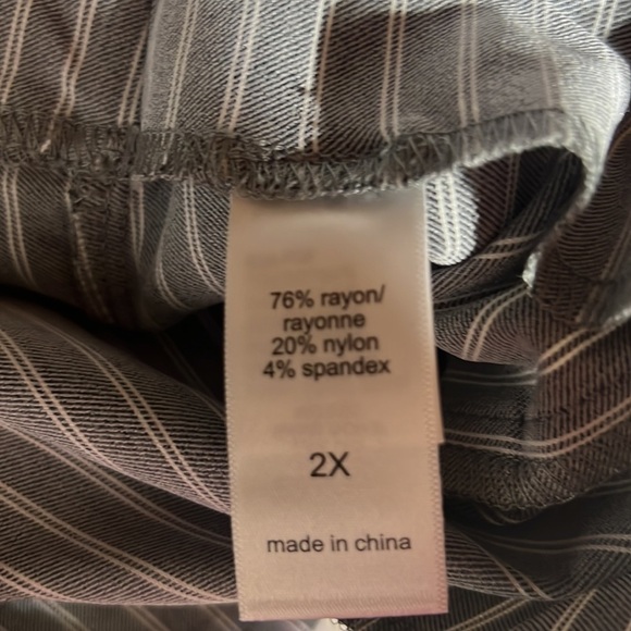 Maurices pinstripe crop pants. High rise. Size 2X. NWT. - Picture 6 of 7